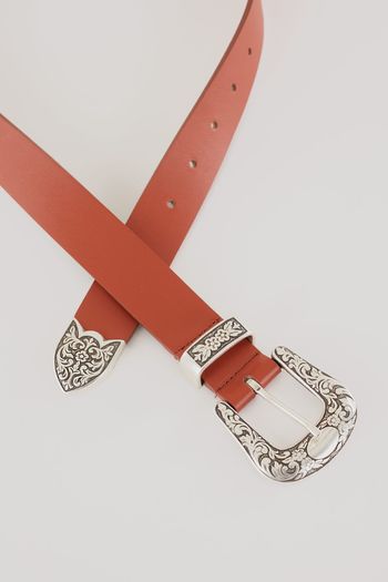 Belt with decorated buckle