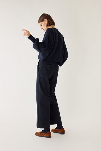Cotton trousers with flap pockets