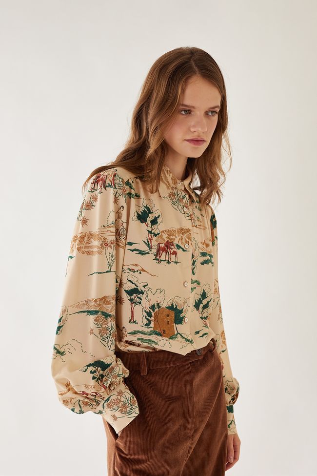 Printed shirt with wide sleeves