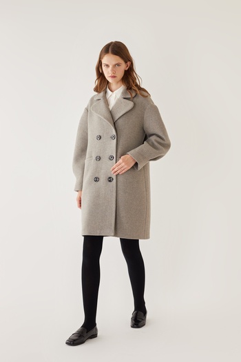 Wool and cashmere egg-shaped coat