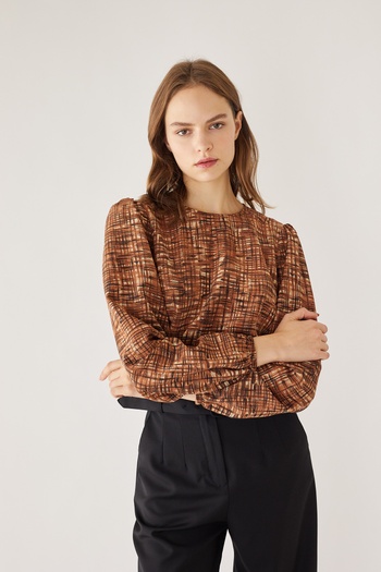 Silk blouse with puff sleeves