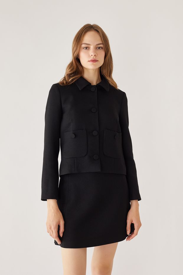 Giacca cropped con taschini
