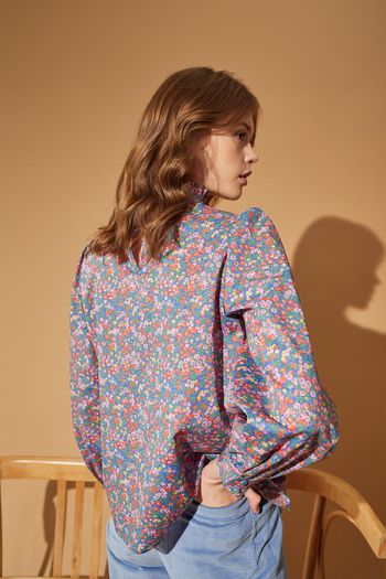 Blusa con colletto arricciato  – Liberty Fabric