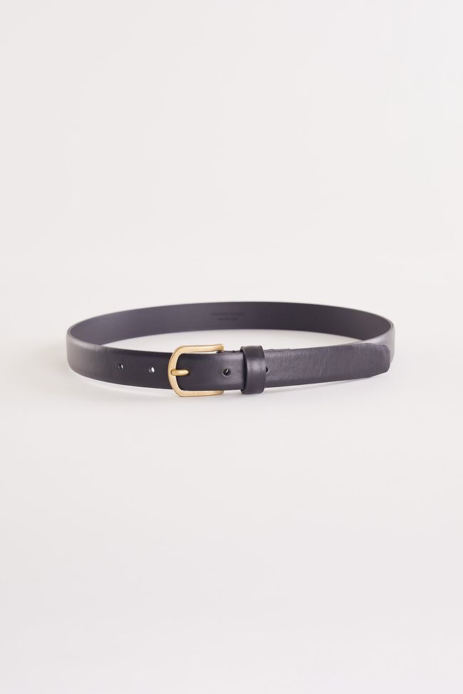 Thin rectangular buckle leather belt
