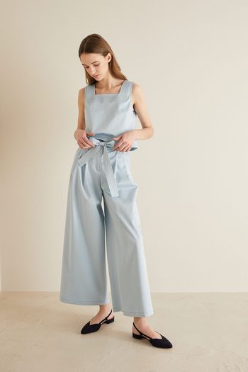 Wide-leg trousers with matching belt