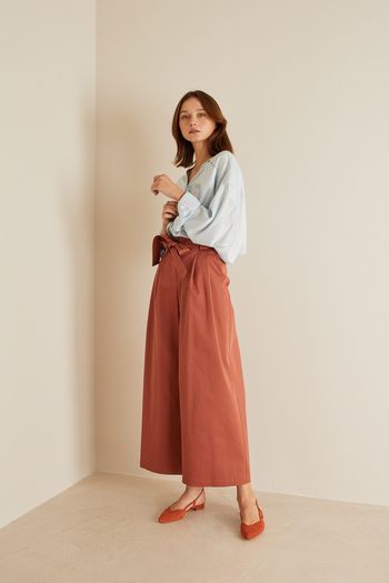 Wide-leg trousers with matching belt