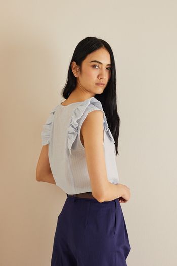 Sleeveless ruffled top