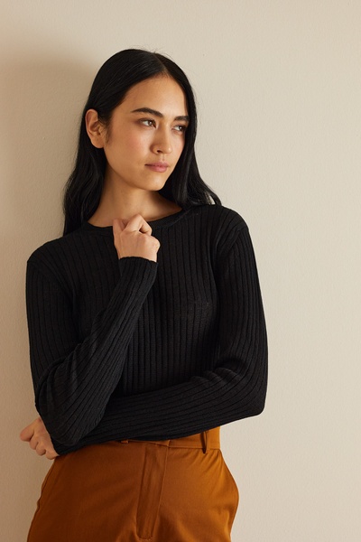 Linen blend ribbed crewneck