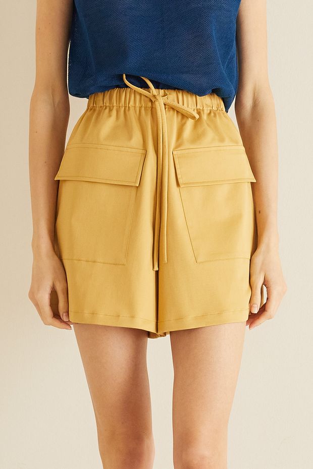 Wide-leg shorts with patch pockets