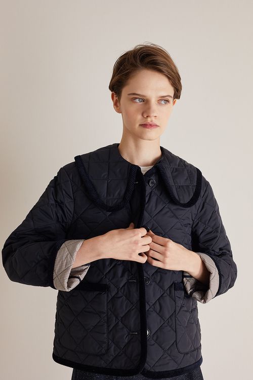 Quilted coat with detachable collar