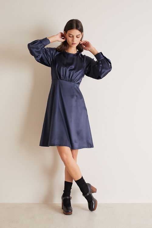 Silk dress with raglan sleeves