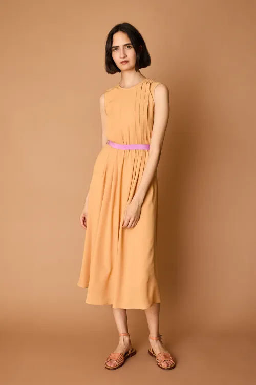 Silk sleeveless dress with contrasting belt 