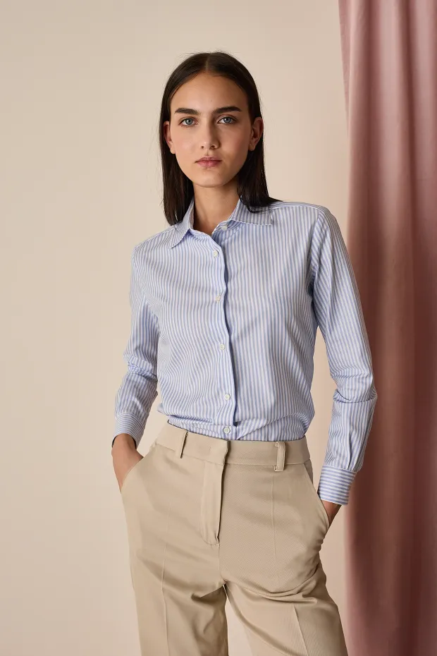 Camicia slim con collo alla francese