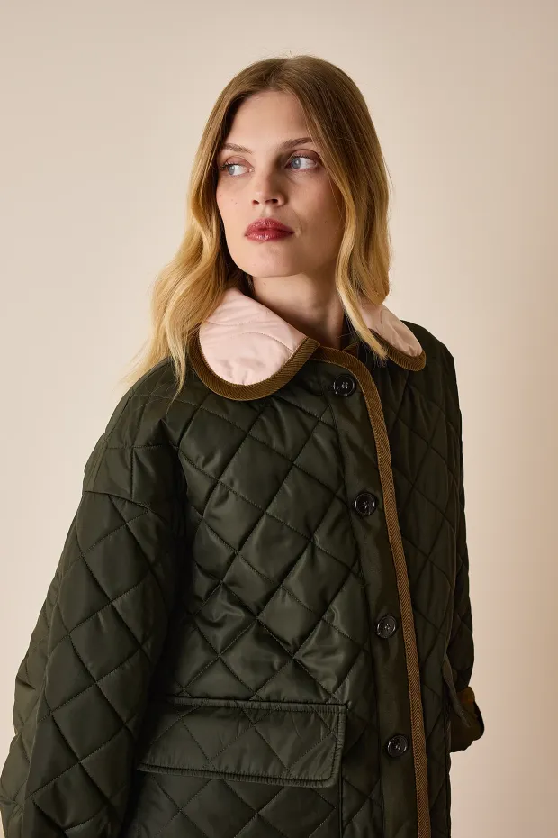 Quilted jacket with detachable collar