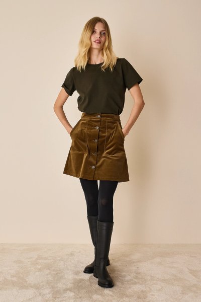 Corduroy buttoned skirt