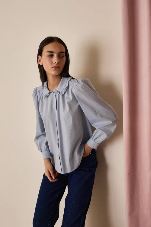 Cotton shirt with ruffled collar