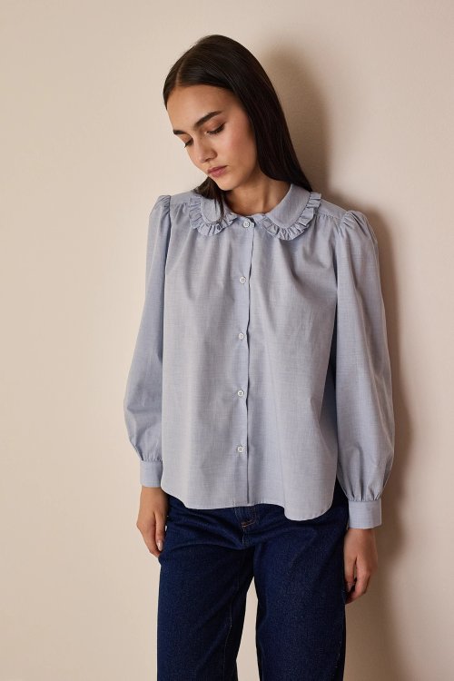 Cotton shirt with ruffled collar