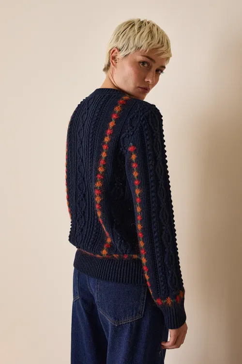 Cable-knit sweater with jacquard flowers