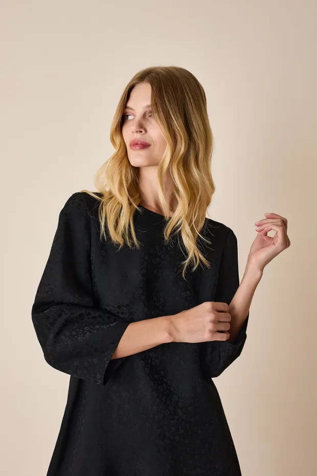 Jacquard dress with three-quarter sleeves