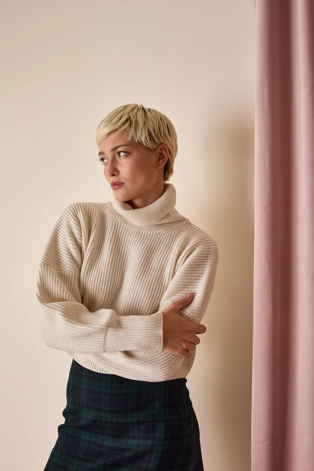 Ribbed donut neck sweater