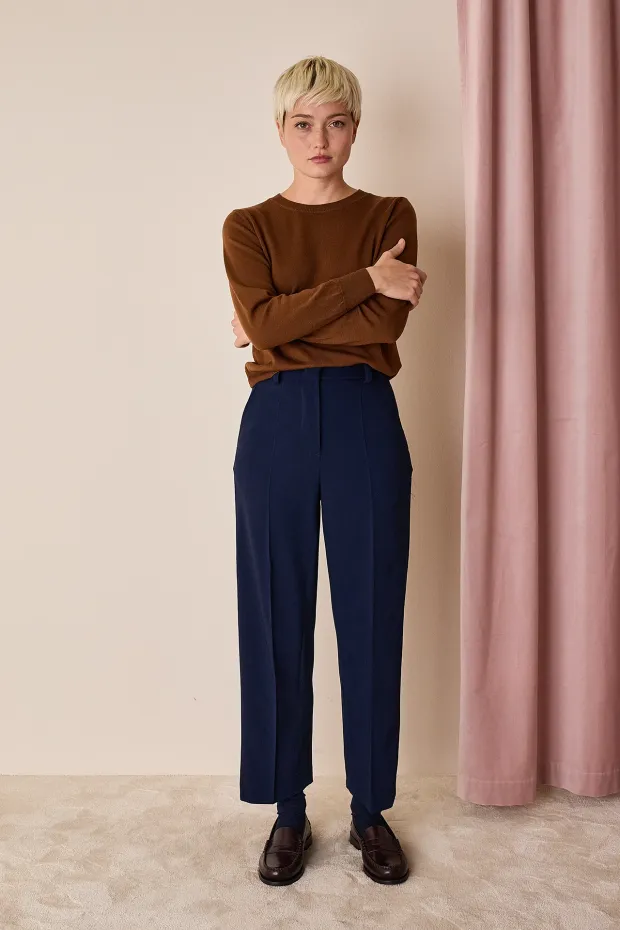 Lightweight tailored trousers