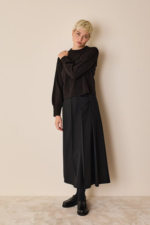 Front pleated midi skirt