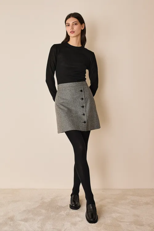 Wool skirt with side buttoning