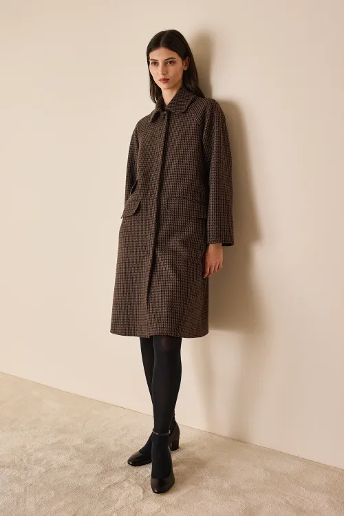 Houndstooth virgin wool coat