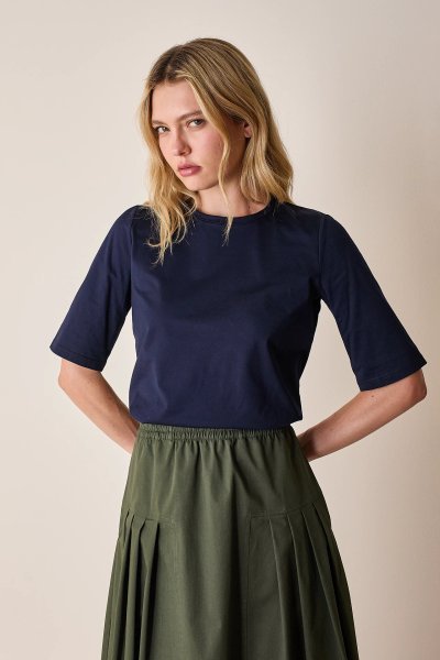 Half-sleeve cotton T-shirt