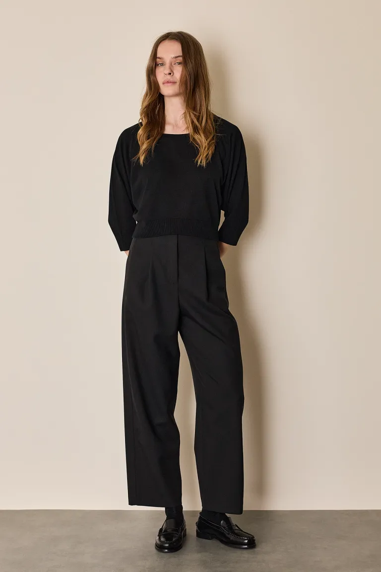 Pantaloni in frescolana con pinces