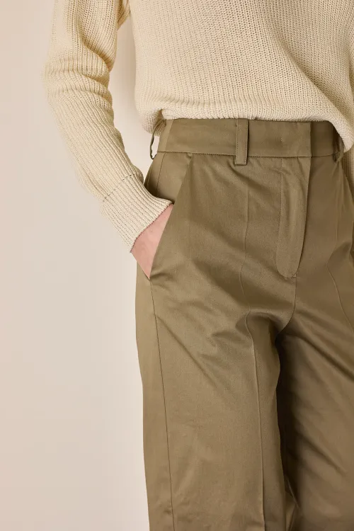 Pantaloni in cotone stretch con piega