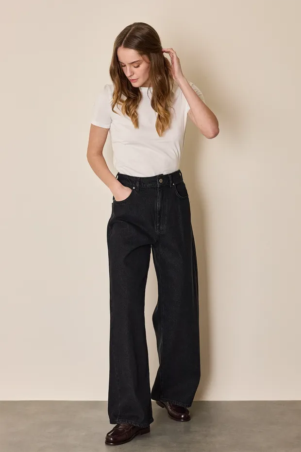 Straight-leg 90s denim trousers