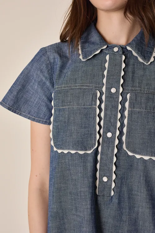 Abito in chambray con passamaneria