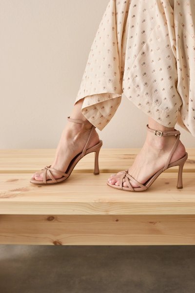 Knotted strap sandals 8,5 cm