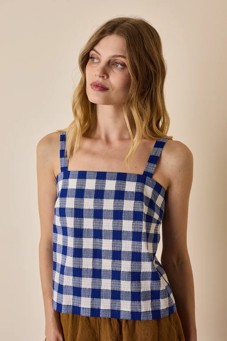 Top in cotone operato con scollo quadrato