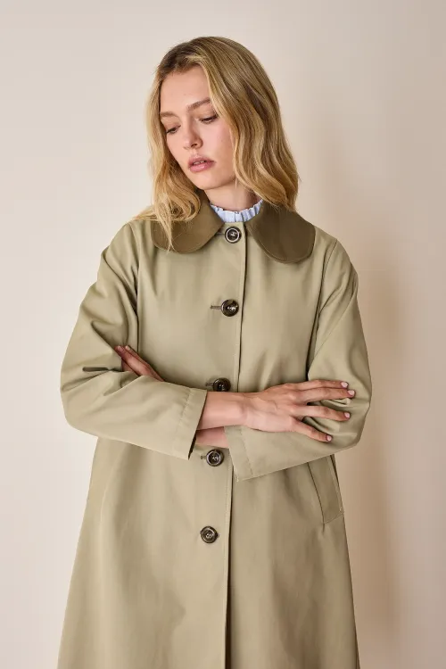 Trench coat with Peter Pan collar