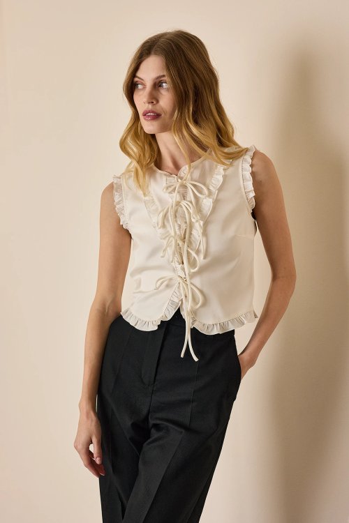 Silk crêpe de chine sleeveless top with bows and ruffles