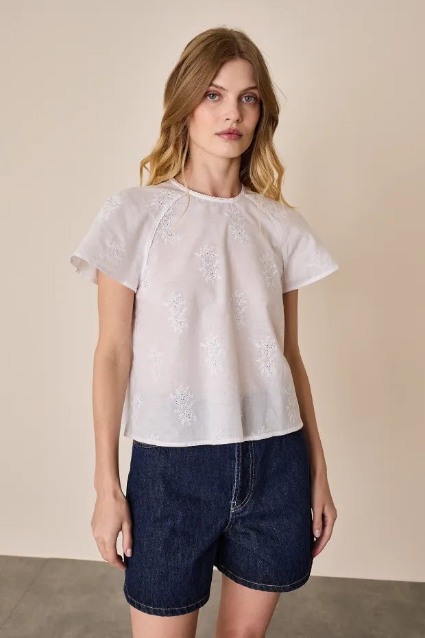 Embroidered cotton top with raglan sleeves