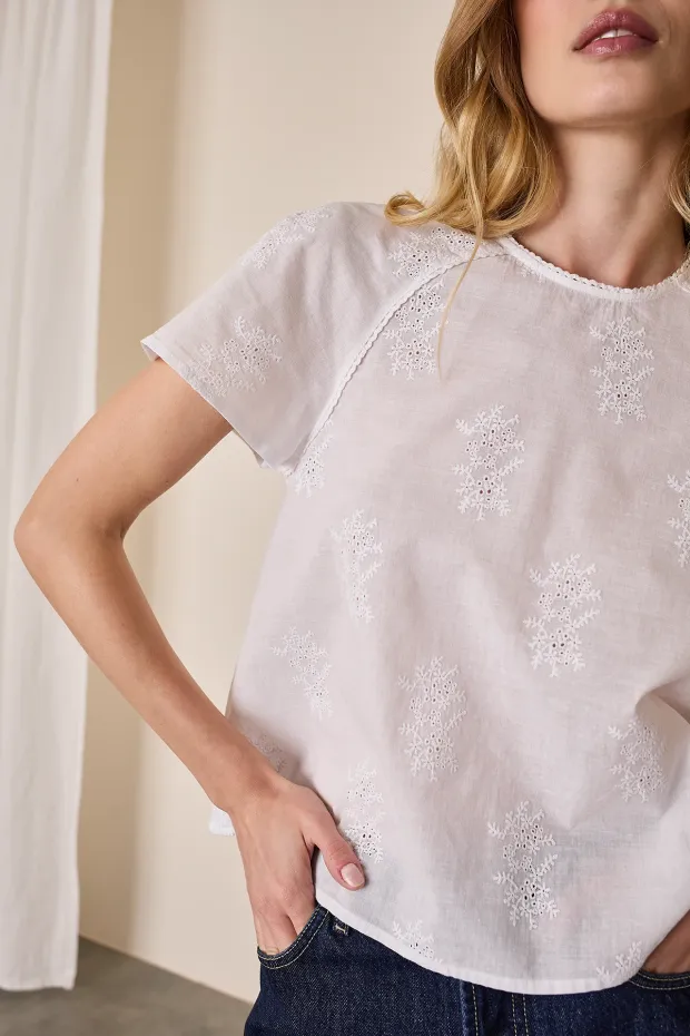 Embroidered cotton top with raglan sleeves