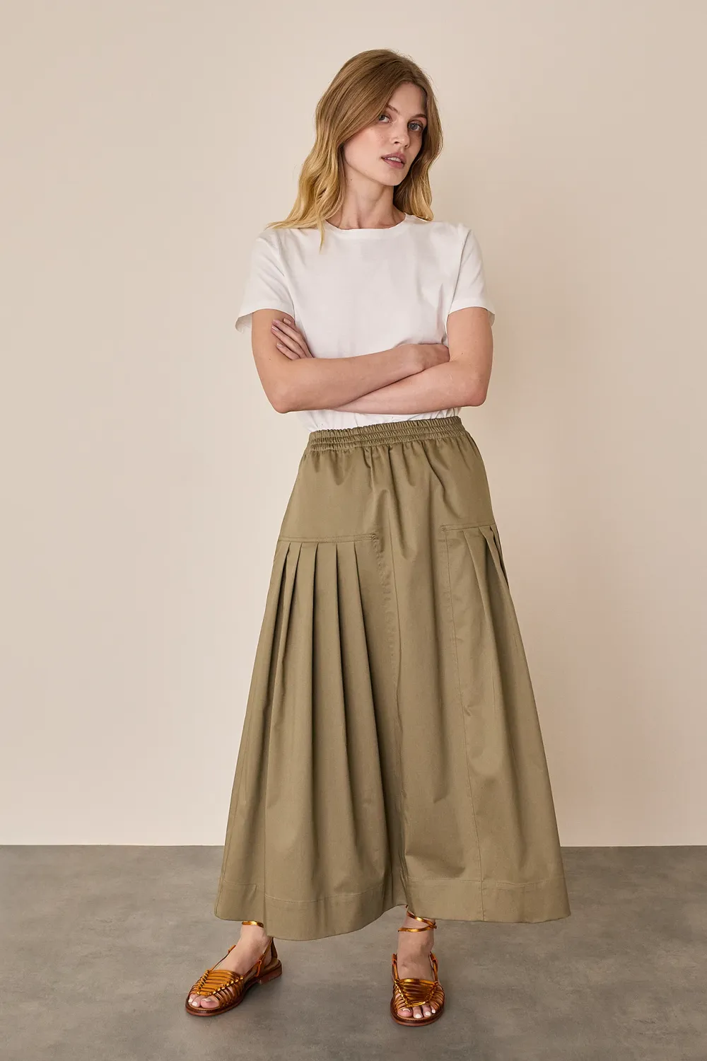 Midi skirt with pleated details