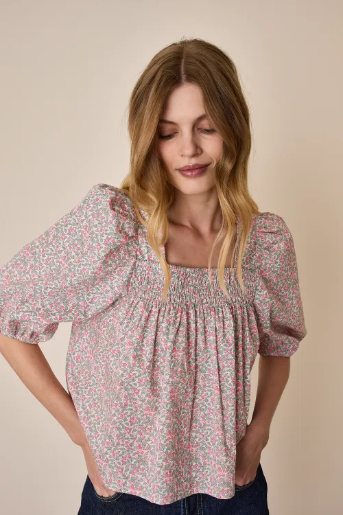 Top with puff sleeves – Made with Liberty Fabrics