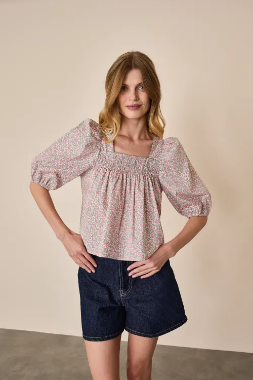 Top with puff sleeves – Made with Liberty Fabrics