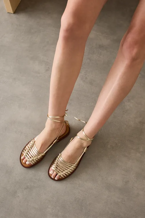 Ankle tie sandals – Kosma