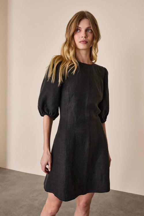 Puff sleeve structured dress