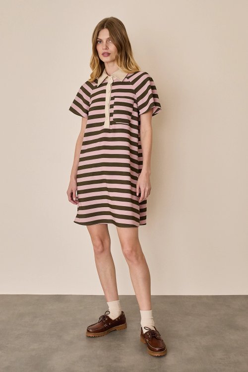 Polo dress with contrasting collar