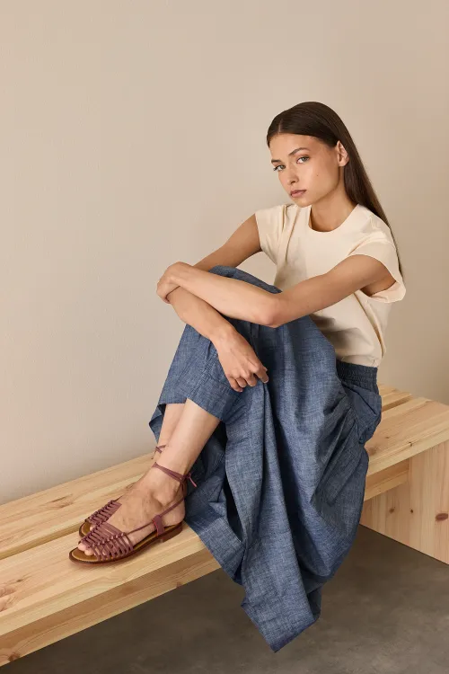 Long skirt with pleated details