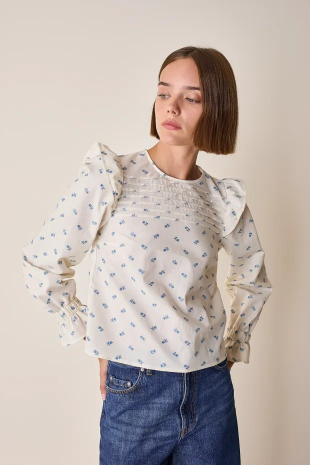 Embroidered cotton country top with ruffles