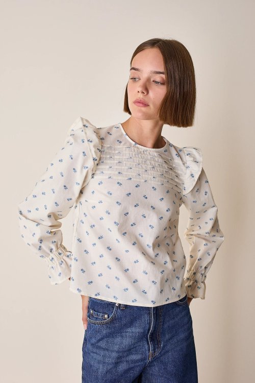Embroidered cotton country top with ruffles