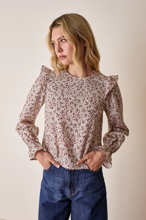 Country top with ruffles