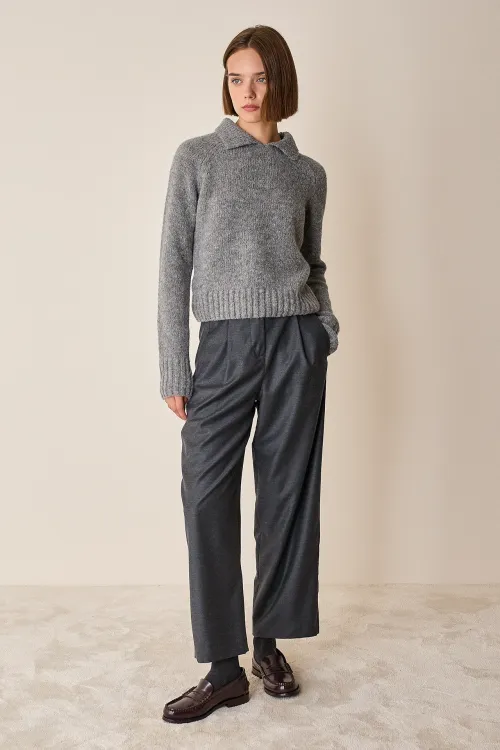 Wool trousers with front pleats